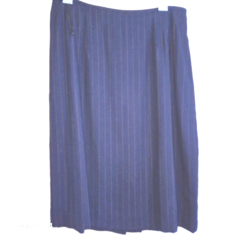 WOMEN'S KNEE LENGH SKIRT NAVY BLUE WITH GOLD STRIPE SIZE 8P